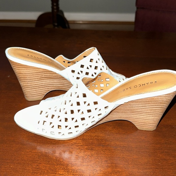 Franco Sarto Designer wedge, open toed shoe. Size 9.5M - Picture 2 of 8